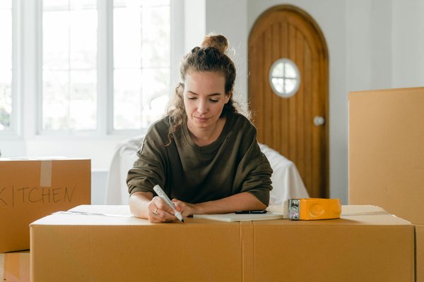 Transformez votre cuisine rustique : astuces pour allier modernité et charme d"antan !